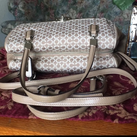 Coach - Picture 4 of 9